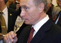 Владимир Путин во время церемонии награждения им выдающихся россиян. Фото АР