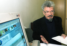 Эдуард Лимонов в редакции Граней. Фото Д.Борко/Грани.Ру
