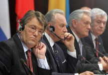 Президенты Украины, Эстонии, Литвы и Молдавии на форуме Сообщества демократического выбора. Фото с сайта YahooNews