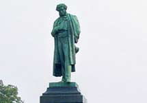 Памятник Пушкину. Фото с сайта   www.cultradio.ru