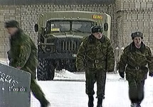 Свежий контингент российских миротворцев перед отправкой в Грузию. Кадр НТВ