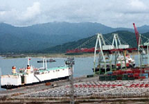Порт Владивостока. Фото с сайта www.russia.org.cn