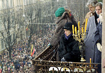 Похороны погибших во время событий у вильнюсского телецентра.1991 г. Фото Д.Борко