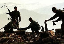 Российские военные в горах Чечни. Фото с сайта  filin.benutzer.ru