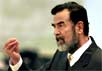 Саддам Хусейн в зале суда. Фото АР