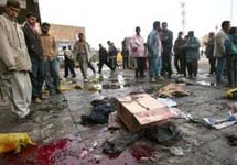 На месте теракта в Багдаде, 01.02.2006. Фото АР