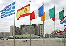 Флаги стран, входящих в Совет Европы. Фото с сайта www.kvs.spb.ru