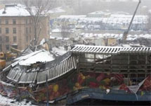 Обрушение крыши Басманного рынка. Фото АР