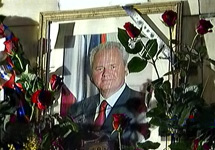 В штаб-квартире Социалистической партии Сербии готовятся к похоронам Милошевича. Кадр НТВ