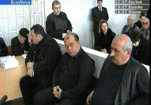 Суд в Беслане над тремя милиционерами. Кадр EuroNews