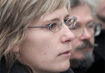 Марина Литвинович на митинге у Минобороны. На заднем плане - Эдуард Лимонов. Фото Д.Борко/Грани.Ру