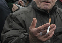 Курильщик. Фото Д.Борко/Грани.Ру