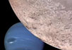 Тритон на фоне Нептуна. Изображение NASA с сайта abc.net.au