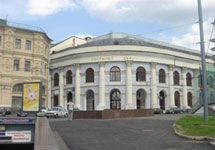 Гостиный двор в Москве. Фото с сайта www.familiionovy.narod.ru