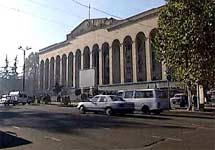 Здание парламента Грузии. Фото с сайта NEWSru.com