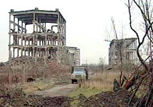 Руины в промзоне в Грозном. Кадр "Первого канала"