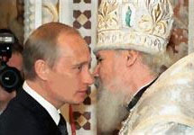 Владимир Путин и Алексий II. Фото с сайта www.nr2.ru