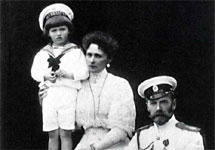 Николай II с женой и сыном. Фото с сайта www.ksri.ru