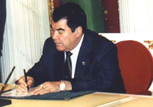 Сапармурат Ниязов. Фото с сайта www.turkmenistan.ru
