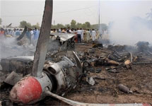 Катастрофа самолета Fokker в Пакистане. Фото АР