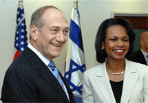 Эхуд Ольмерт и Кондолиза Райс на встрече 25 июля. Фото AP