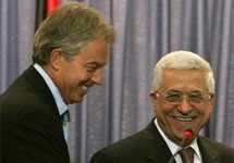 Тони Блэр и Махмуд Аббас. Фото АР
