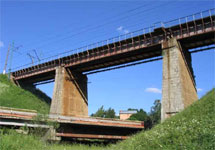 Железнодорожный мост. Фото с сайта novyjgrad.ru