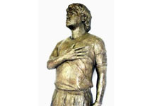 Памятник Диего Марадоне. Фото с сайта YahooNews