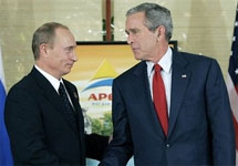 Владимир Путин и Джордж Буш в Ханое. Фото АР