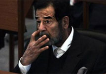 Саддам Хусейн в суде. Фото АР