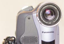Видеокамера Panasonic. Фото с сайта images.camcorderinfo.com