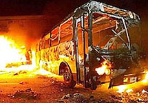Взрыв автобуса. Фото с сайта  stoletie.ru