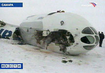 Обломки Ту-134. Кадр "Вестей"