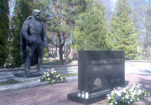 Бронзовый солдат на Военном кладбище. Фото с сайта www.epl.ee