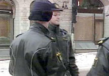 Полиция у посольства России в Стокгольме. Фото с сайта news.accoona.ru