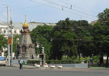 Памятник Героям Плевны. Фото с сайта www.onfoot.ru
