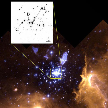 В центре этого звездного скопления находится пара звезд, обозначенных как A1, каждая из которых по своей массе превосходит любую другую звезду, для которой есть надежная оценка массы. Изображение: HST (космический телескоп "Хаббл") с сайта New Scientist
