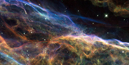 Туманность Вуаль. Фото с сайта www.spacetelescope.org