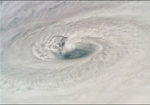 Ураган "Дин". Снимок с МКС. Фото с сайта YahooNews