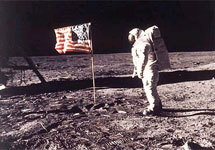 Астронавт Эдвин Олдрин на Луне. Фото Нейла Армстронга (НАСА) с сайта www.detnews.com