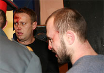Алексей Навальный и его противник в клубе "Гоголь". Фото из блога usachev