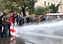 Разгон митинга в Тбилиси. Фото с сайта радио "Маяк"