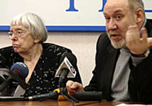 Людмила Алексеева и Георгий Сатаров. Фото с сайта www.factvideo.ru