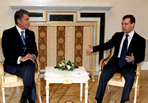 Виктор Ющенко и Дмитрий Медведев. Фото с сайта Кремля