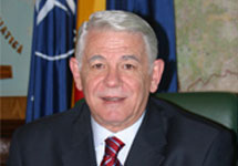 Теодор Мелешкану, министр обороны Румынии. Фото газеты ''Время Новостей''