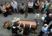 Похороны погибшего в Южной Осетии российского военного. Фото AP