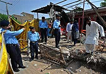 На месте взрыва в Исламабаде. Фото АР