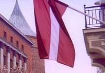 Флаг Латвии. Кадр НТВ