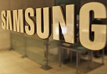 Логотип Samsung в офисе компании. Фото DayLife.Com