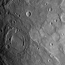 Снимок поверхности Меркурия, полученный MESSENGERом в ходе сближения с этой планетой 14 января 2008 года. Фото NASA/Johns Hopkins University Applied Physics Laboratory/Carnegie Institution of Washington
